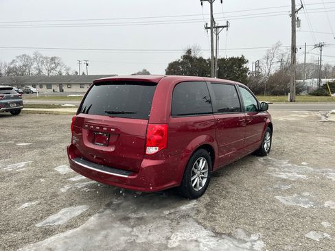 Used 2015 Dodge Grand Caravan SE image 5