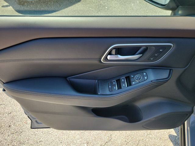Certified 2021 Nissan Rogue SL FWD image 18
