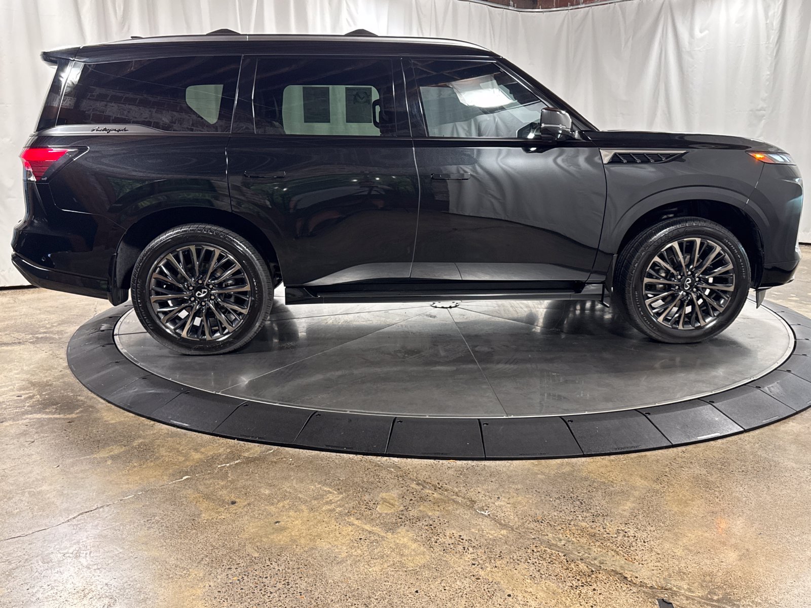 Certified 2025 INFINITI QX80 Autograph w/ Autograph Exterior Package AWD/4WD image 6