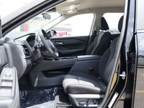 Used 2024 Nissan Rogue SV AWD/4WD image 4