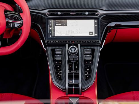 Used 2026 Aston Martin V8 Vantage Coupe image 11