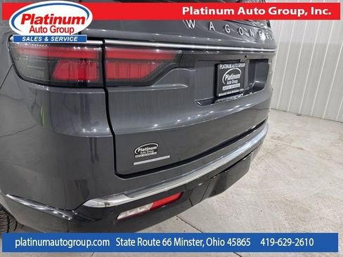 Used 2022 Jeep Wagoneer Series III image 46