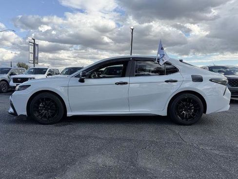 Used 2022 Toyota Camry SE w/ Convenience Package FWD image 5