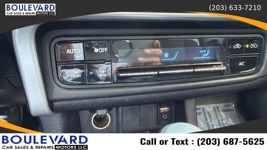Used 2019 Toyota Corolla LE FWD image 14