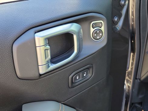 New 2026 Jeep Gladiator Mojave AWD/4WD image 17