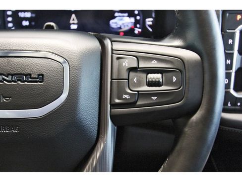 Used 2024 GMC Yukon XL Denali Ultimate AWD/4WD image 17