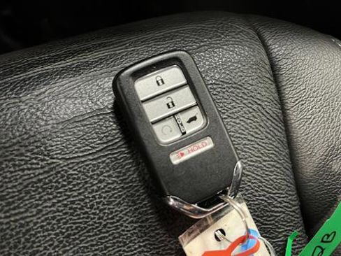 Used 2020 Honda Pilot Touring image 21