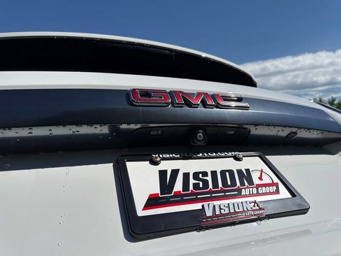 Used 2022 GMC Yukon XL AT4 AWD/4WD image 17