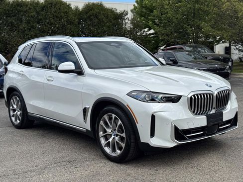 Certified 2025 BMW X5 xDrive50e w/ Climate Comfort Package AWD/4WD image 3