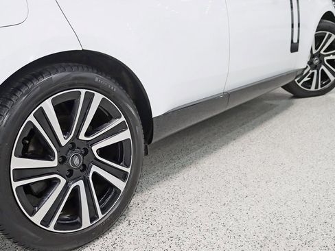 Used 2023 Land Rover Range Rover SE image 13