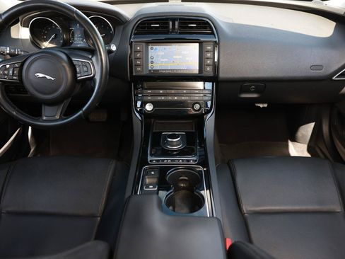 Used 2017 Jaguar XE Premium RWD image 2