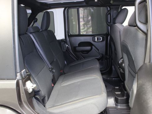 Used 2024 Jeep Wrangler Unlimited AWD/4WD image 15