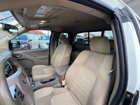 Used 2017 Nissan Frontier SV AWD/4WD image 12