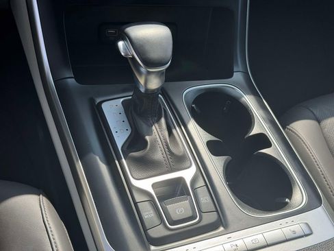 Used 2024 Kia Carnival LX image 28