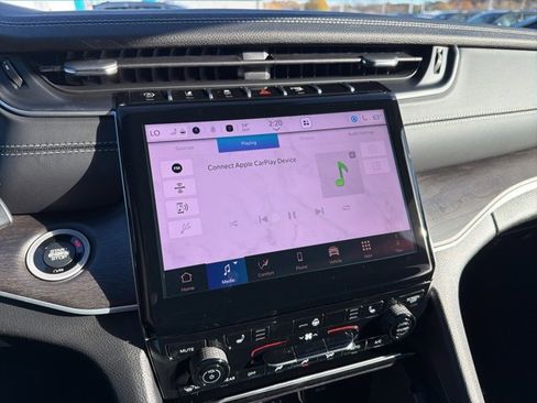 New 2025 Jeep Grand Cherokee L Limited image 16