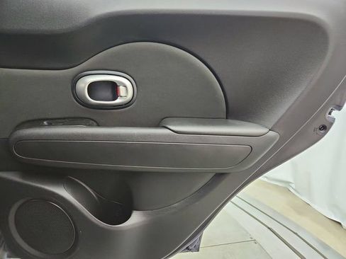 Used 2015 Kia Soul + FWD image 23