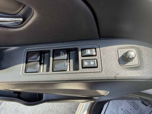 Used 2022 Nissan Frontier SV AWD/4WD image 13
