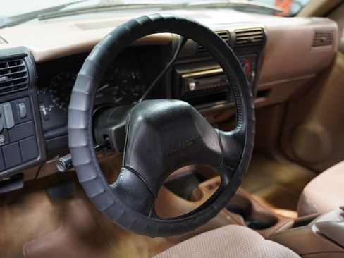 Used 1994 Chevrolet S10 Pickup 2WD Regular Cab image 30