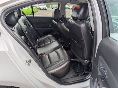 Used 2016 Chevrolet Cruze LT FWD image 12
