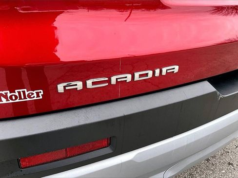 Used 2023 GMC Acadia SLE image 8