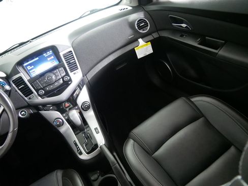 Used 2015 Chevrolet Cruze LTZ w/ Sun, Sound and Sport Package FWD image 11