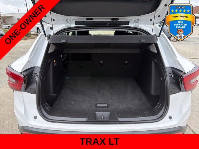 Used 2025 Chevrolet Trax LT FWD image 12