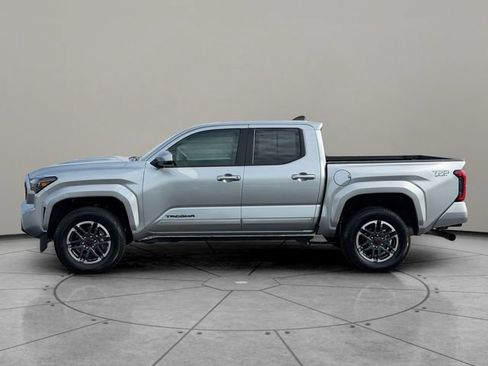 Certified 2025 Toyota Tacoma TRD Sport AWD/4WD image 3
