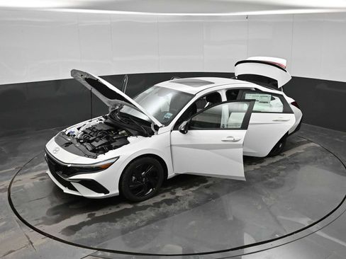 New 2026 Hyundai Elantra SEL Sport FWD image 41
