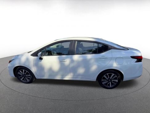 Used 2025 Nissan Versa SV FWD image 9