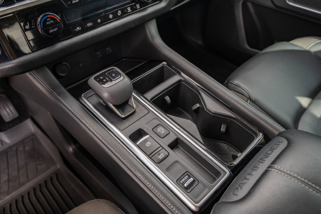 Used 2024 Nissan Pathfinder SL w/ SL Premium Package FWD image 20