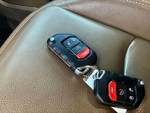 Used 2021 Jeep Wrangler Unlimited Rubicon AWD/4WD image 36