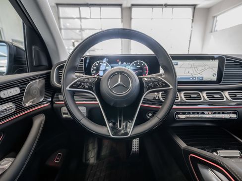 New 2026 Mercedes-Benz GLS 450 4MATIC image 9