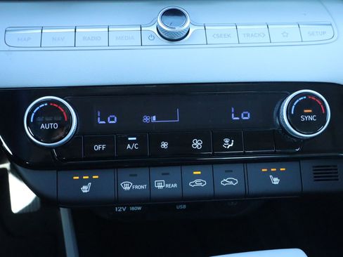 New 2026 Hyundai Elantra Limited image 16