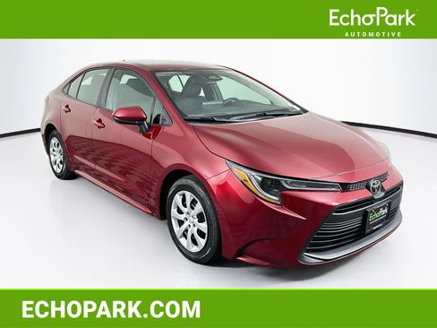 Used 2025 Toyota Corolla LE FWD image 1