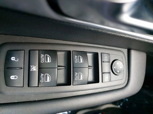 Used 2024 Chrysler Pacifica Hybrid S Appearance Pkg w/ Uconnect Theater Family Group image 26