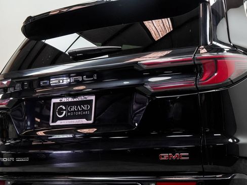 Used 2024 GMC Acadia Denali w/ LPO, Floor Liner Package AWD/4WD image 12
