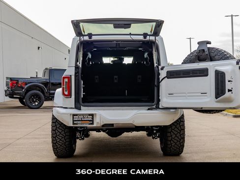 Used 2024 Ford Bronco Badlands image 9