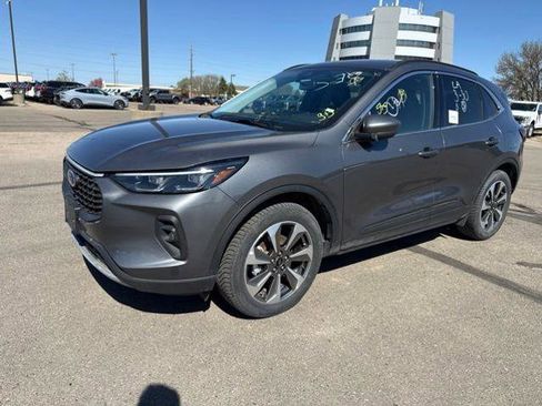 Certified 2025 Ford Escape Platinum AWD/4WD image 6