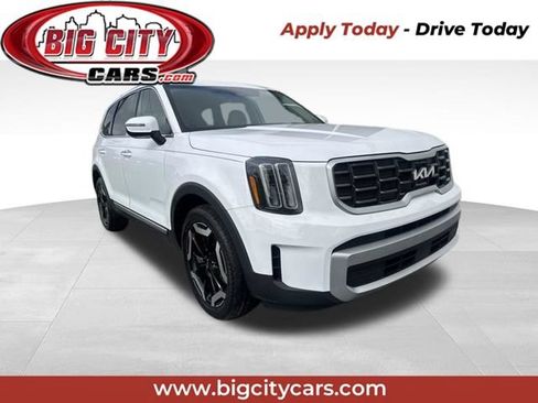 Used 2024 Kia Telluride S FWD image 1
