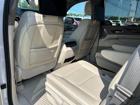 Used 2023 Cadillac Escalade Sport Platinum w/ LPO, ONYX Package image 12