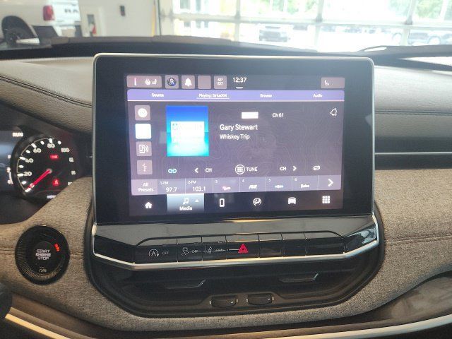 Used 2023 Jeep Compass Latitude w/ Sun and Sound Group AWD/4WD image 25