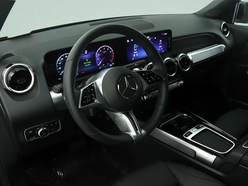 Used 2026 Mercedes-Benz GLB 250 image 14