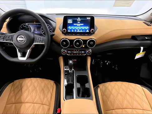 New 2025 Nissan Sentra SV w/ SV Premium Package FWD image 16