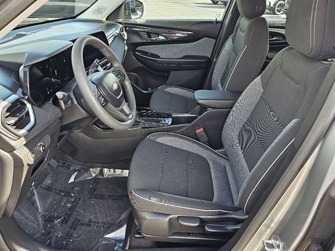 Used 2024 Chevrolet TrailBlazer LS image 23