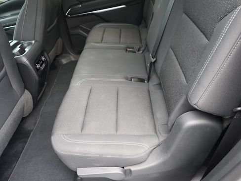 Used 2024 Chevrolet Traverse LS FWD image 18