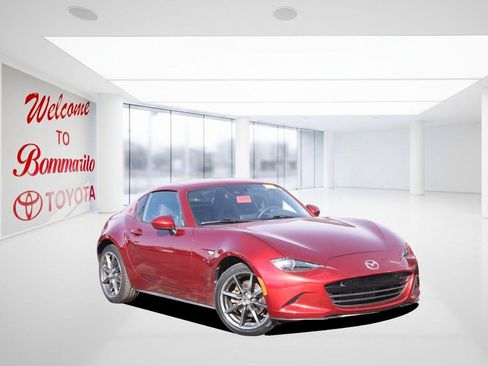 Used 2020 MAZDA MX-5 Miata RF Grand Touring image 2