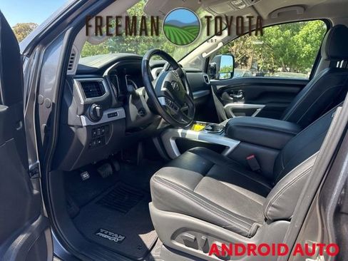 Used 2019 Nissan Titan PRO-4X w/ Pro-4x Convenience Package AWD/4WD image 7