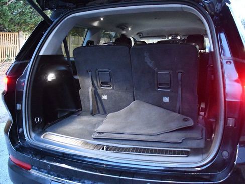 Used 2023 Jeep Grand Cherokee L Limited image 9