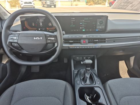 Used 2025 Kia K4 FWD image 18