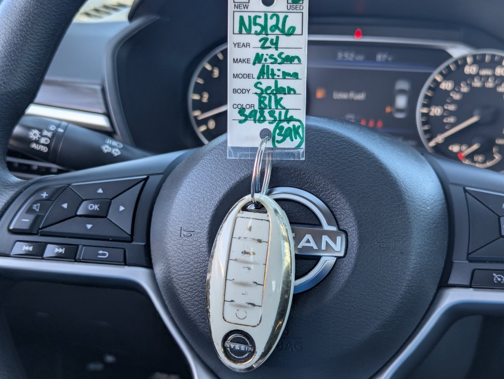 Used 2024 Nissan Altima 2.5 SV FWD image 35